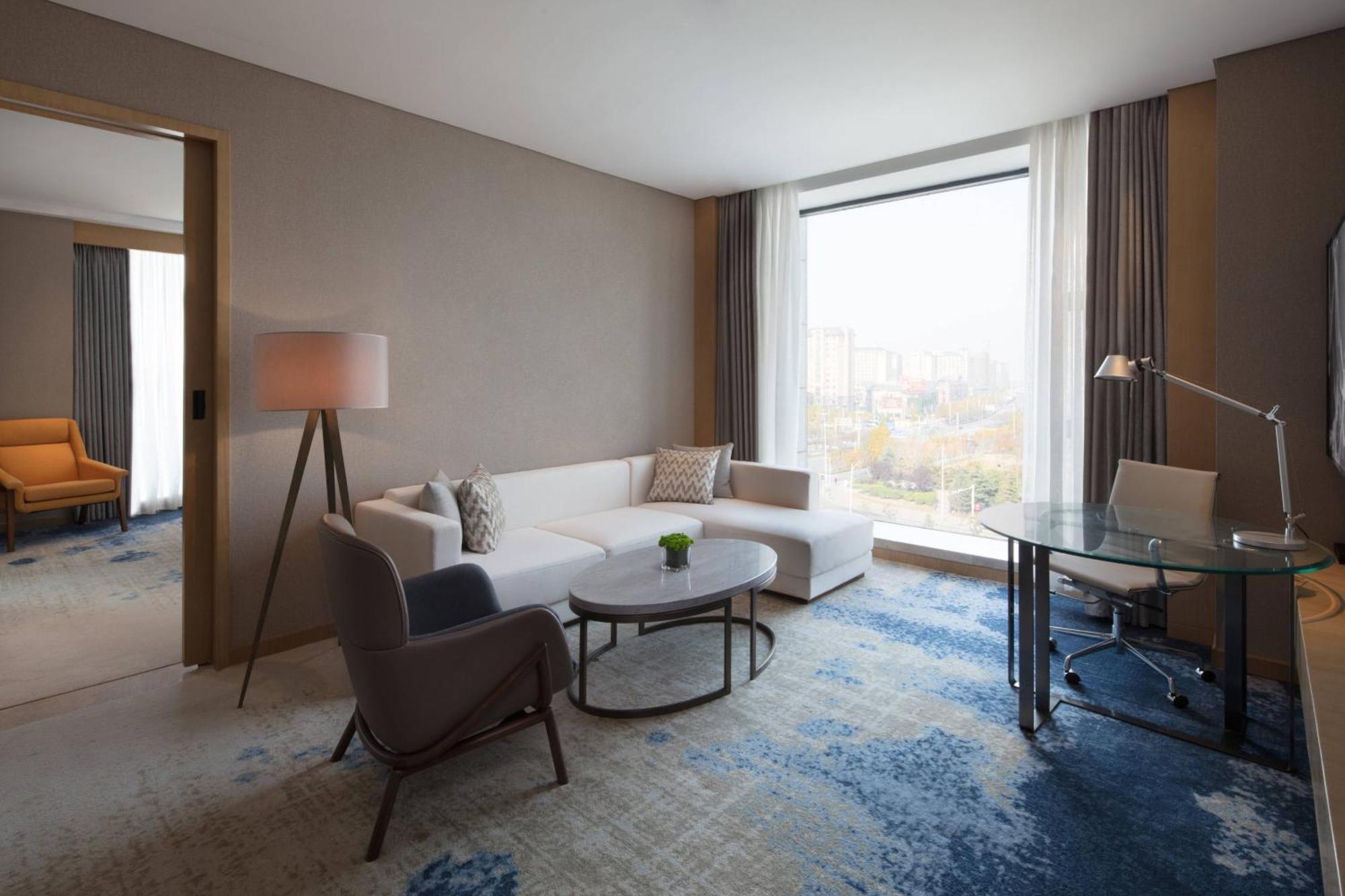 Hotel Courtyard By Marriott Zhengzhou Airport Extérieur photo
